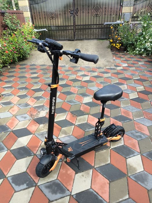 Vând trotineta electrica kukirin G2 pro
