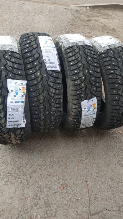 Продам балоны фирмы zmax новые за 140 тысяч срочно  205на65 R16