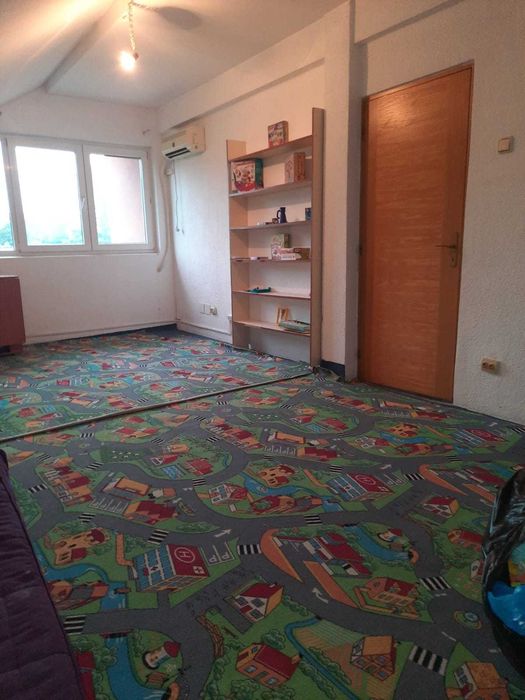 Vilă 9 camere, 280 mp utili, zonă liniștită pentru diverse activitati