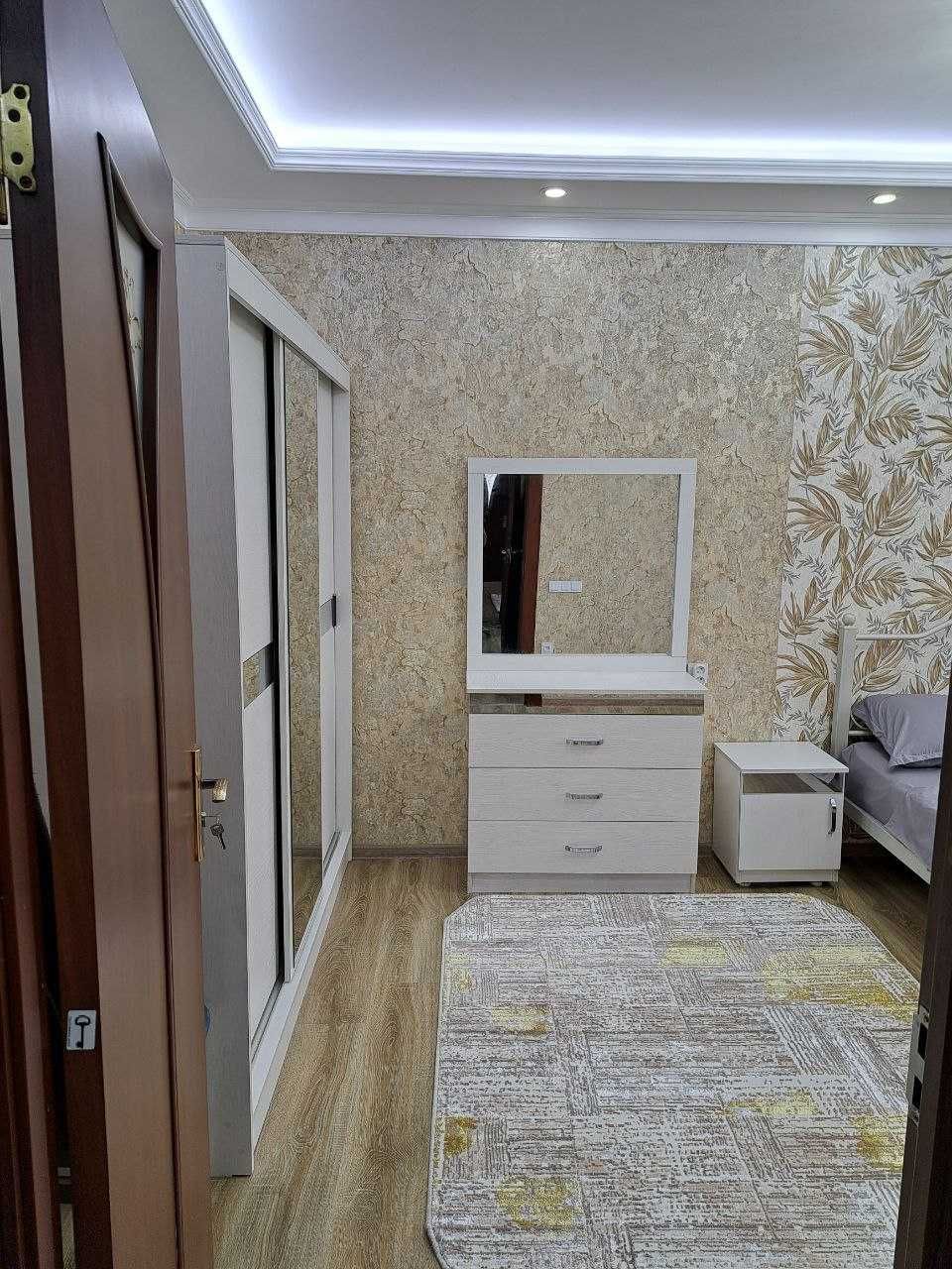 Ойбек  метро   центир