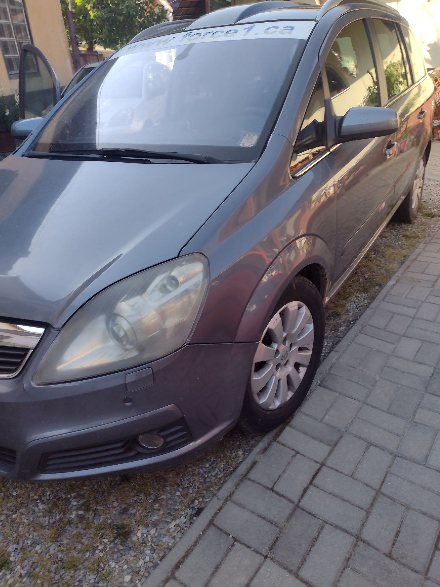 Vând Opel Zafira 1,9 diesel