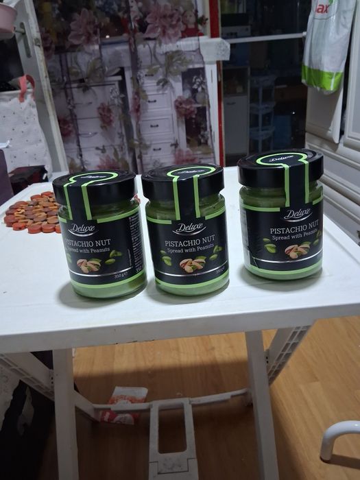 Vând 3 borcane de pasta de fistic
