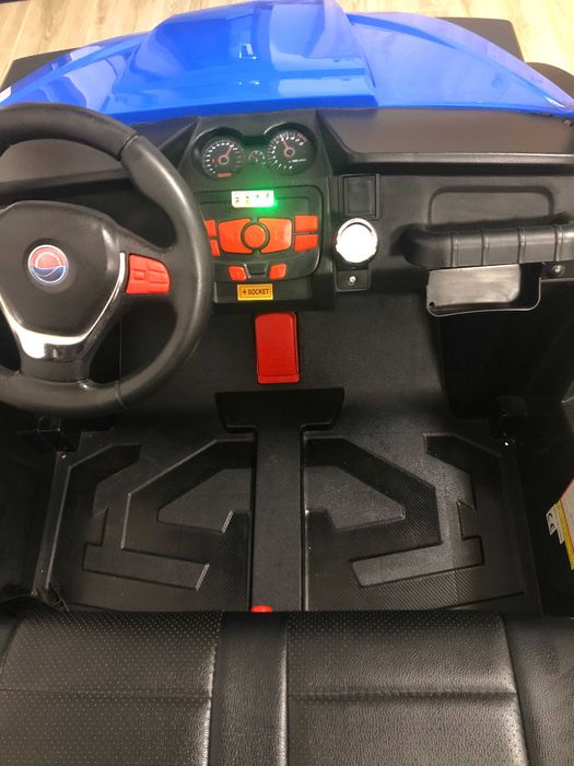 Masinuta electrica copii cu 2 locuri