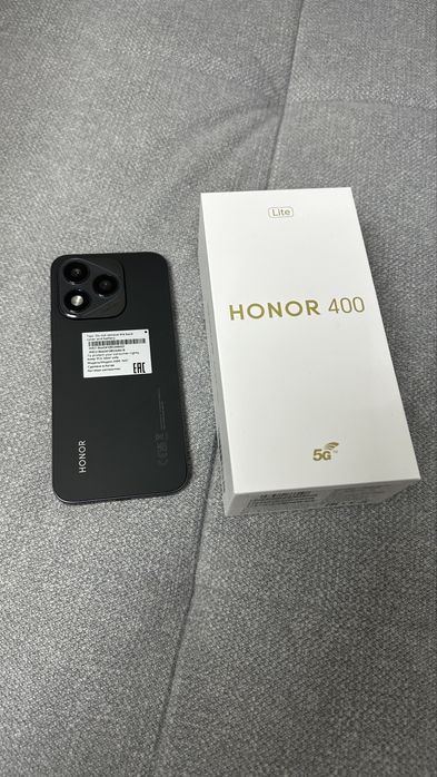Honor 400 8/256 holati yengi