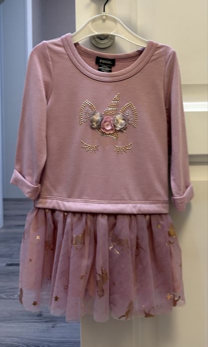 Продается нарядная платье на 2х летную девочку