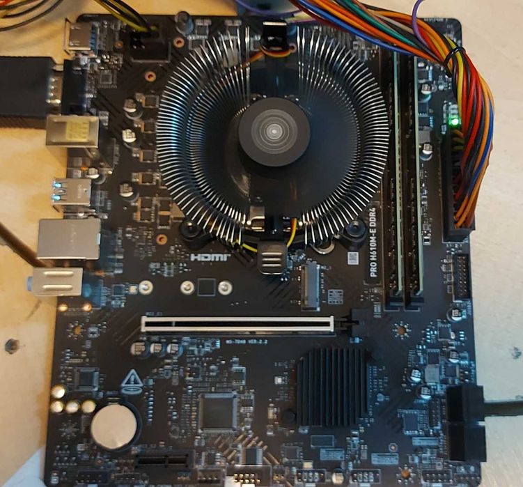 Комплект MSI PRO H610M-E DDR4 + Intel® Core™ i5-12400 + 16 Гб ОЗУ 3200