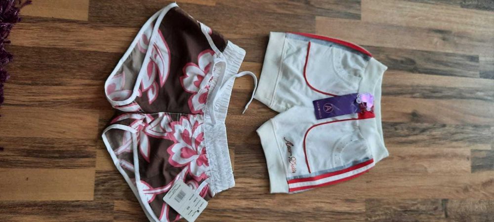 Vand pantaloni scurti dama