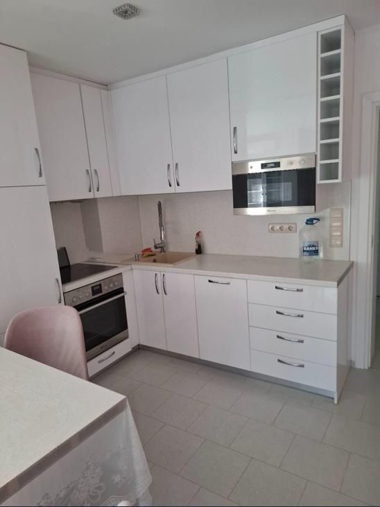 Дава се под наем Тристаен апартамент в София, Карпузица - 115 кв.м за 600 € - Снимка #3