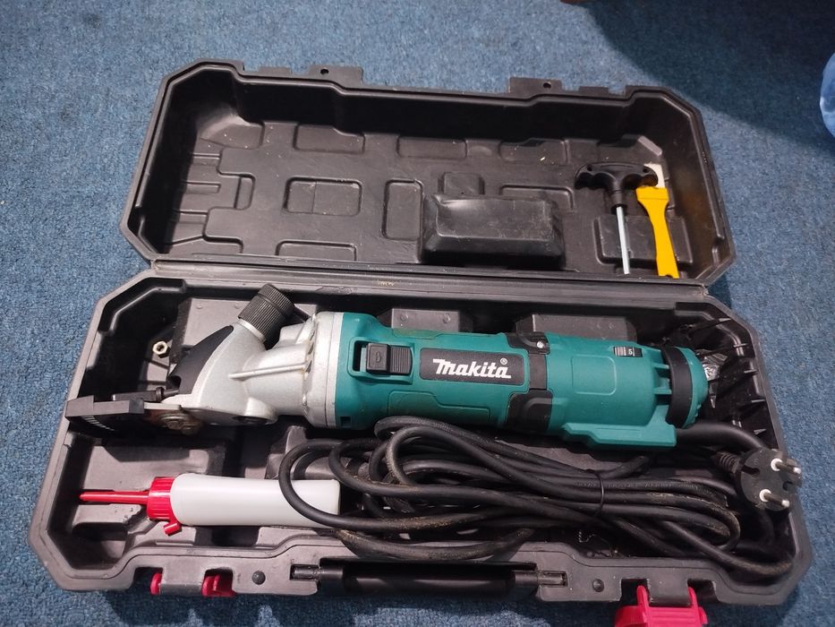 Qoʻylarni yungini oladigan aparat sotiladi