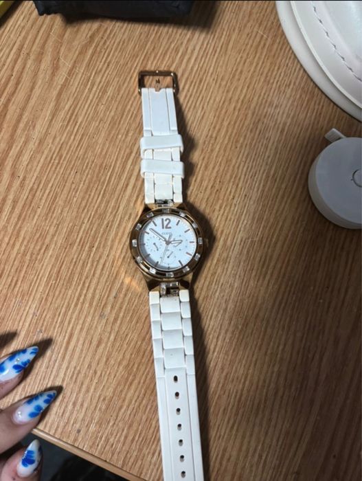 ceas guess de dama