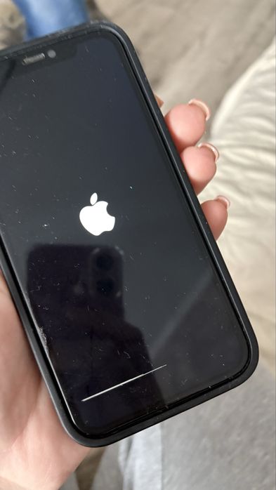 Продам айфон 11 б/у