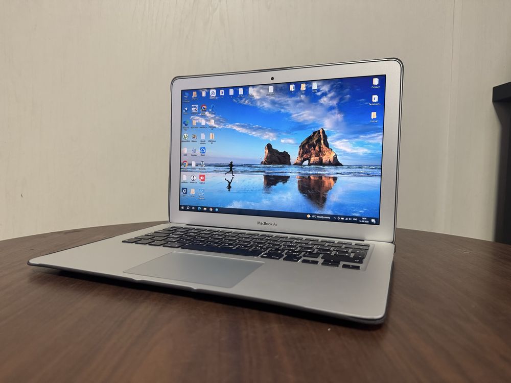 MacBook Air 13.3 Core i5 / 8GB / 512SSD Nvme Win/Mac