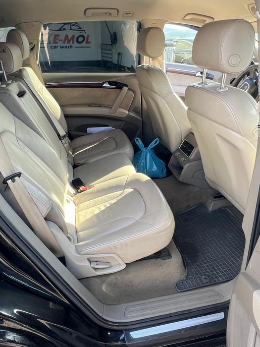 Vând Audi Q7 an 2008