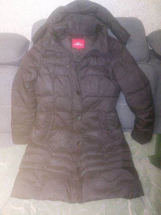 Зимний пуховик женский