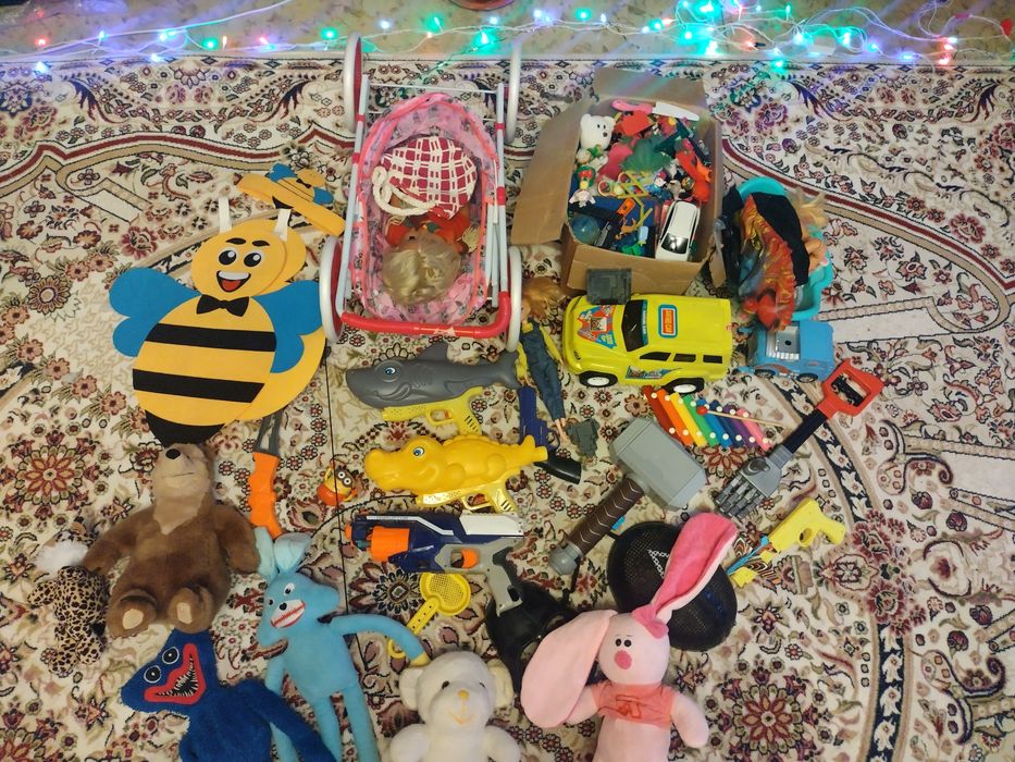 Игрушки ,за все 4000