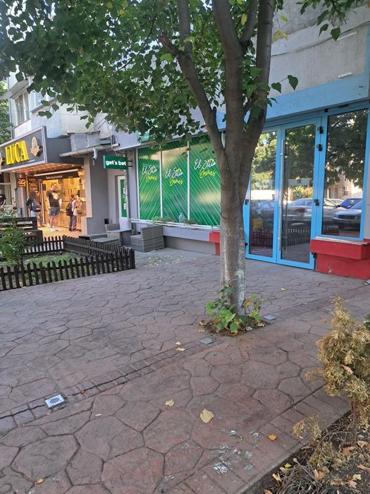 Închiriez spațiu comercial Hcc