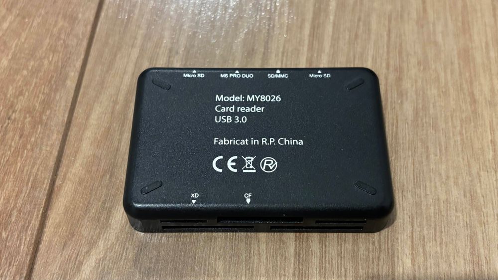 Cititor de carduri Myria MY8026 – 7 în 1, negru, cu cablu inclus