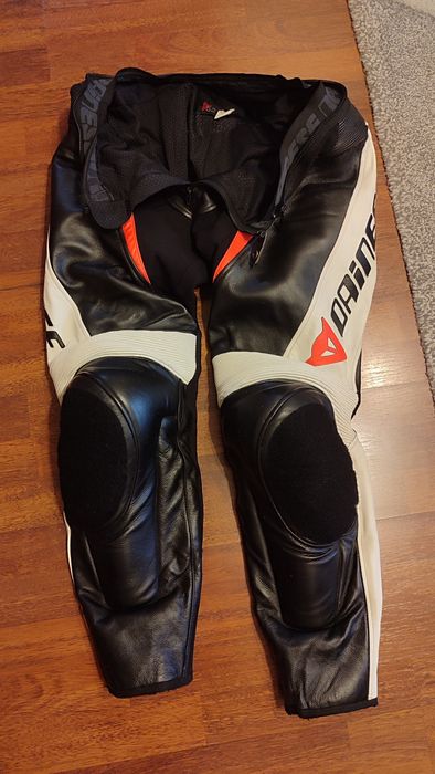 Costum moto piele  IT 52/ M-L, Dainese Avro 2