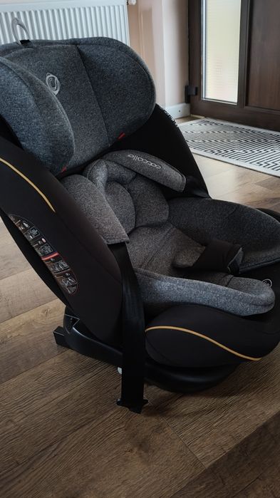 Vand scaun auto cu isofix