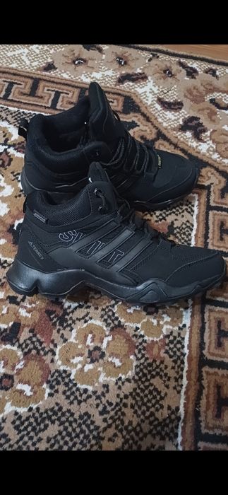 Зимние кроссовки