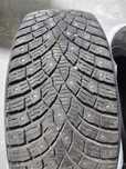 Продам зимние шипованные шины Triangle Ice LinX TI501  215/55 R16 97T