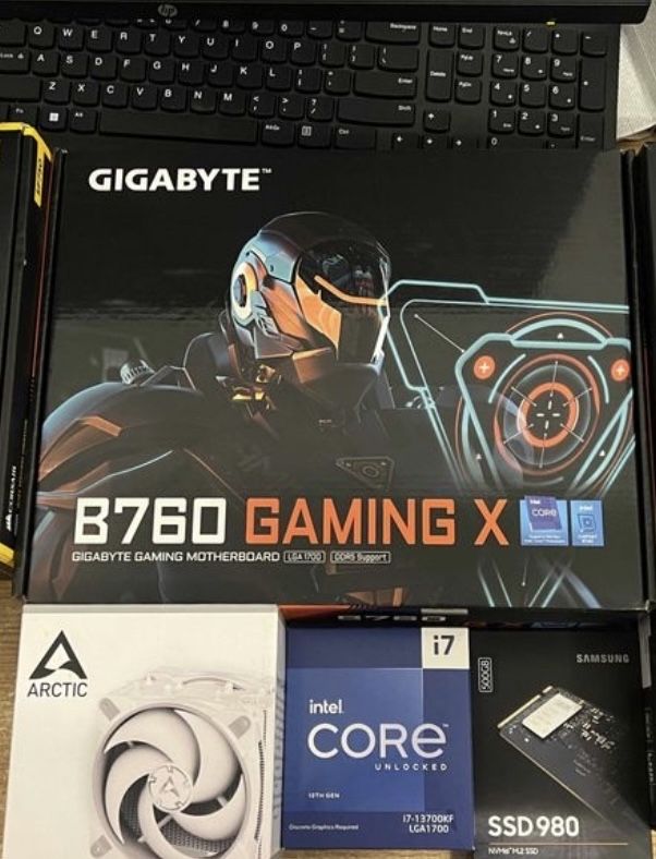 *Garantie* Procesor i7-13700k+Placa baza Gigabyte B760 32GB Ram Fury