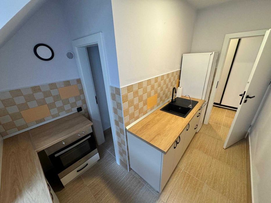 PF Inchiriez Ap 90mp In Cluj Napoca CENTRU cu 3 Bai, AC, Parcare Curte