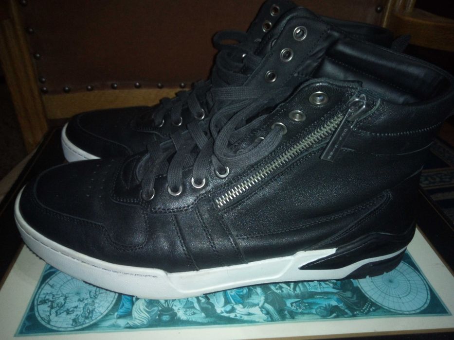 de  vanzare    adidas   medicine  pentru  barbati !!!