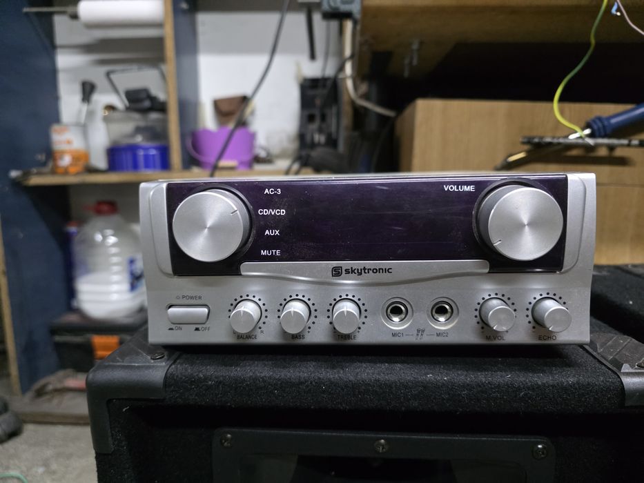 Stație Skytronic si boxe malone