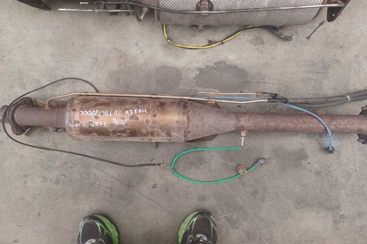 Catalizator 6G91-5H250-AD 6G915H250AD 6G91-5H250-AD 6G915H250AD Ford