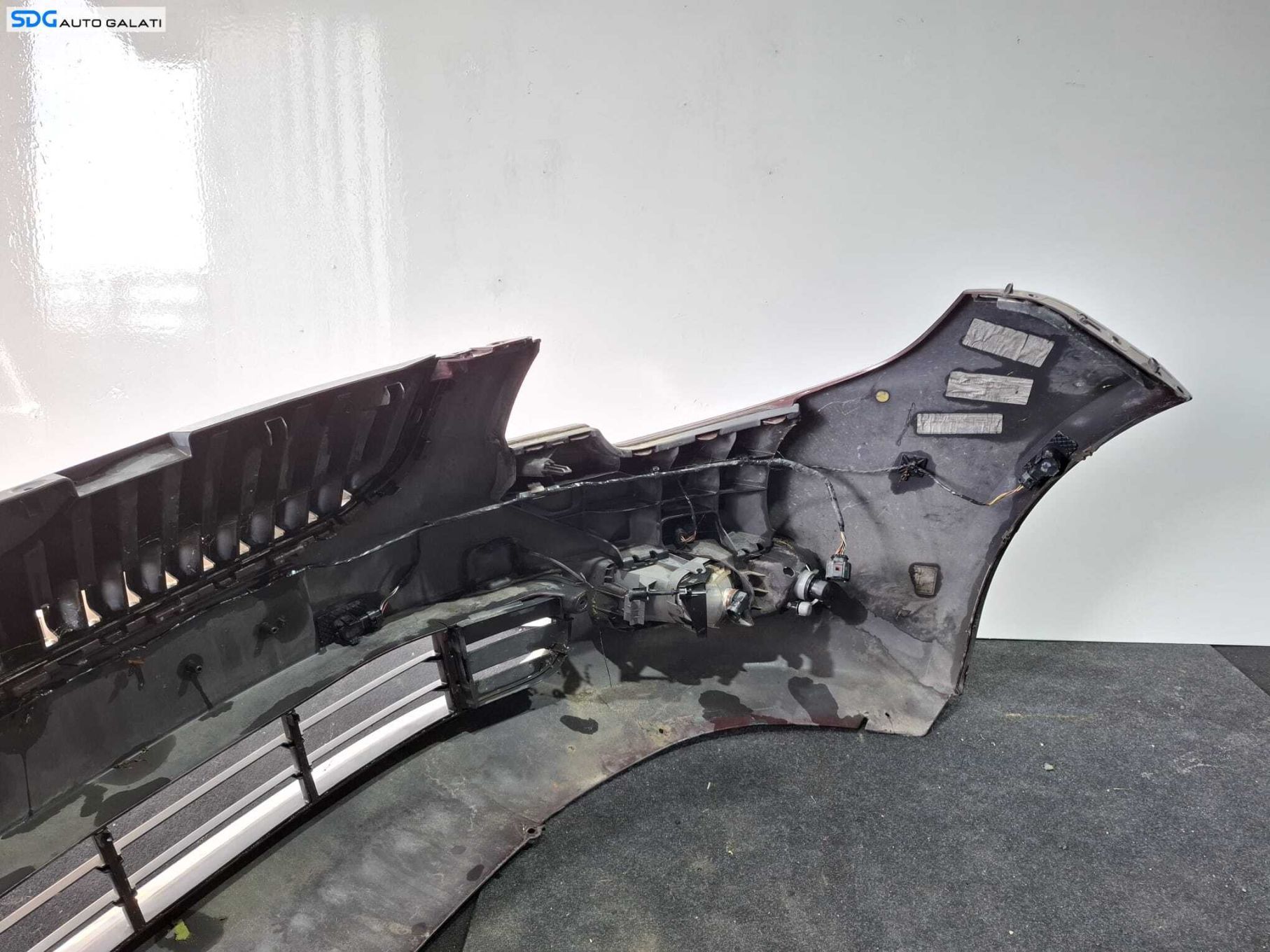 Bara Spoiler Fata Completa cu Proiectoare Fara Grila dintre Faruri Skoda Superb 2 2008 - 2013 [L4392]