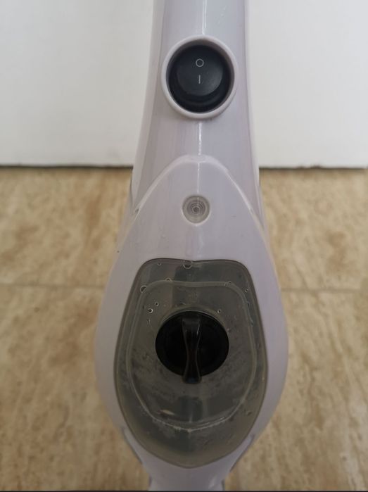 Mop electric spală cu aburi gresia faianța