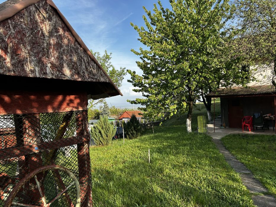 Teren de vanzare cu cabana