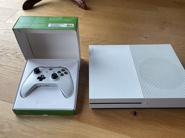 Consola Microsoft Xbox One S 1TB+jocuri