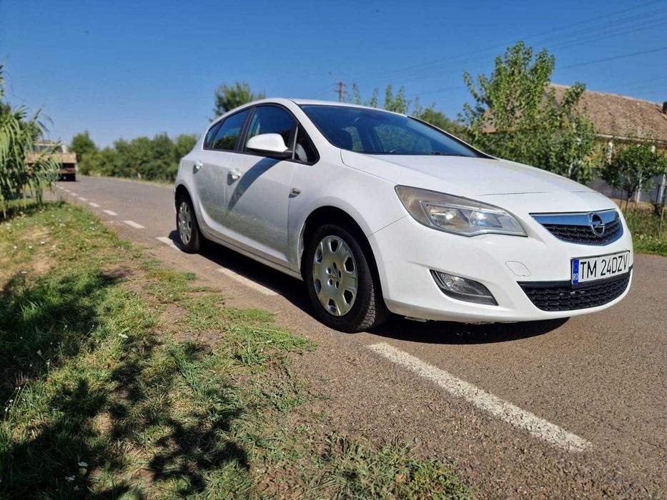 Opel Astra J 1.6 Benzină 116 CP 2010