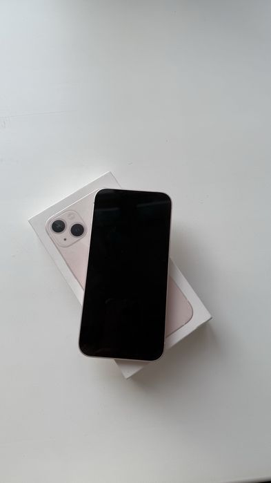 iPhone 13 розовый