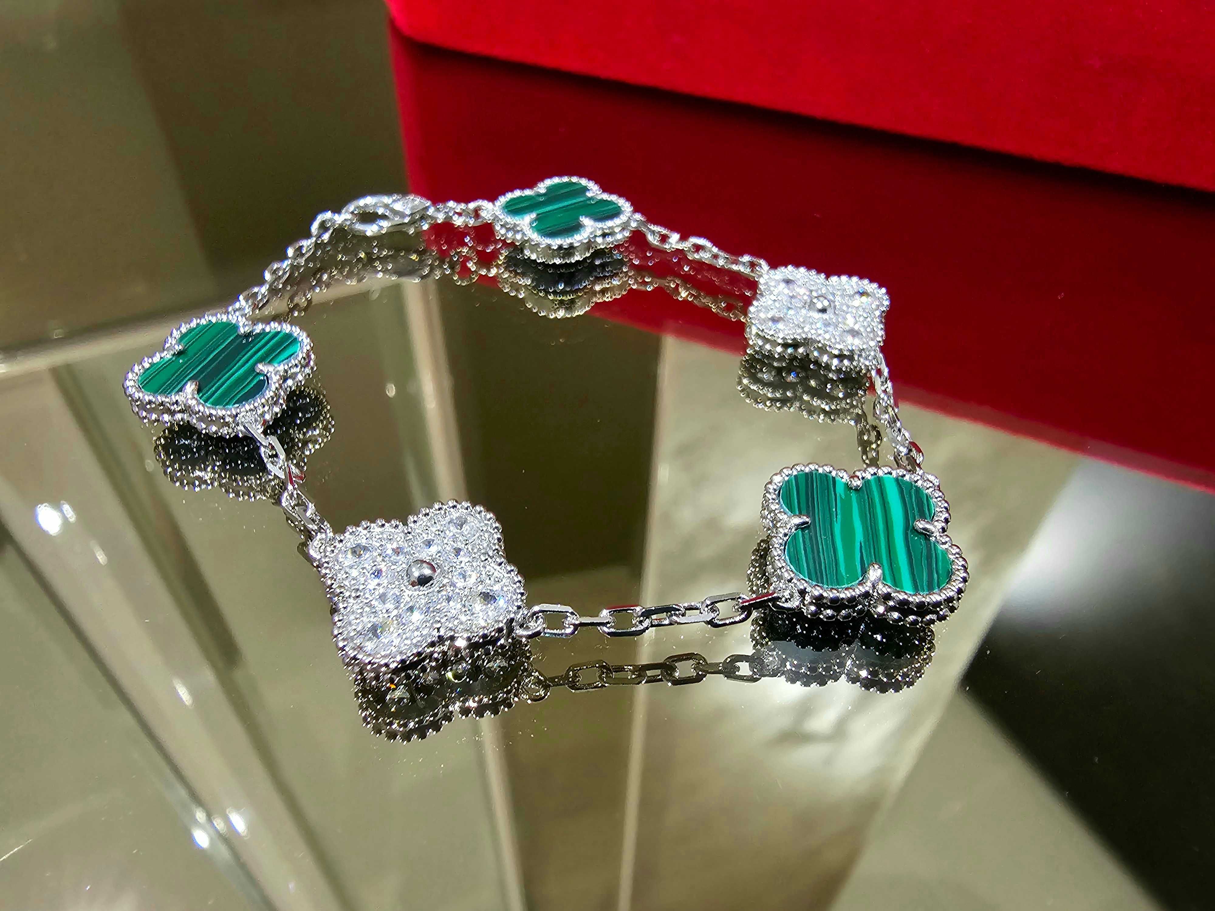 Van Cleef & Arpels VCA Silver Green Diamond 5 Alhambra Дамска Гривна