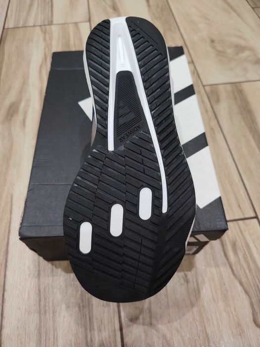 Адидас Duramo SL2 M отговаря на 41 номер