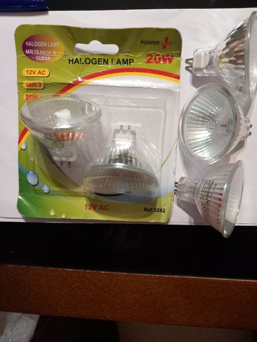 Халогенни лампи за светлина