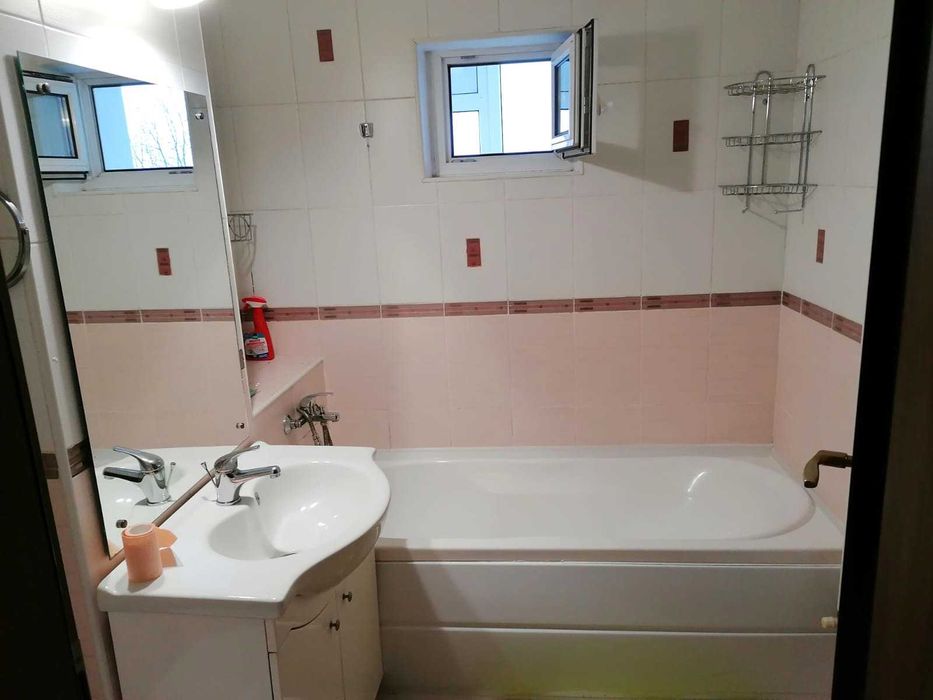 Apartament decomandat situat in zona Garii