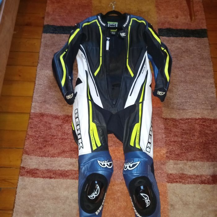 Costum moto Berik
