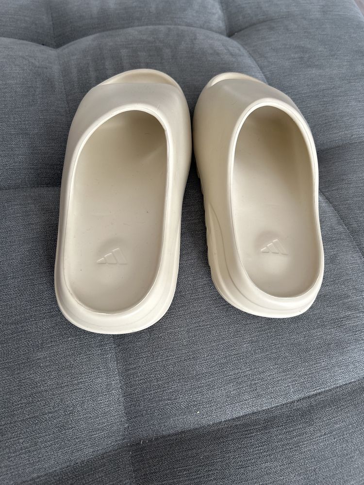 Vand Yeeze Slide