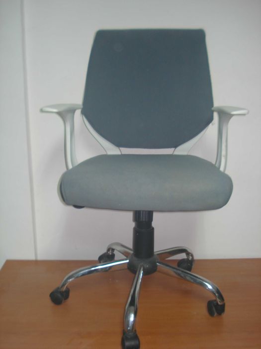 Scaun calculator ergonomic rotativ inaltime reglabila