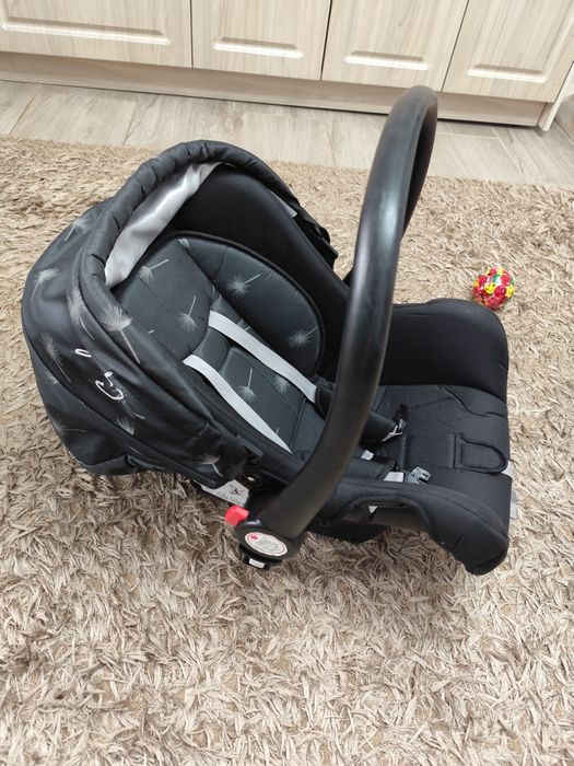 Vând scoica auto și carucior