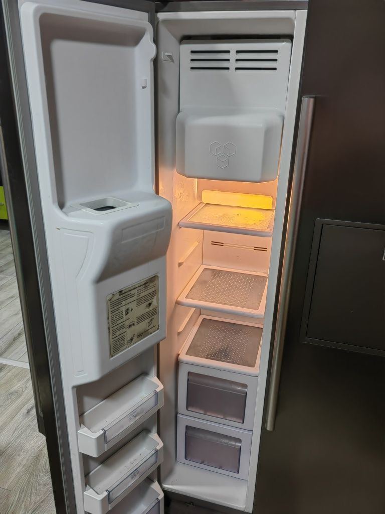 Хладилник Haier SIDE BY side