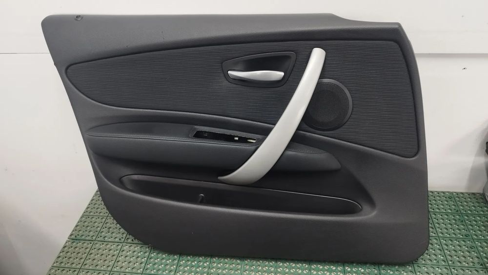 Set fete usi BMW seria 1 E87 de europa