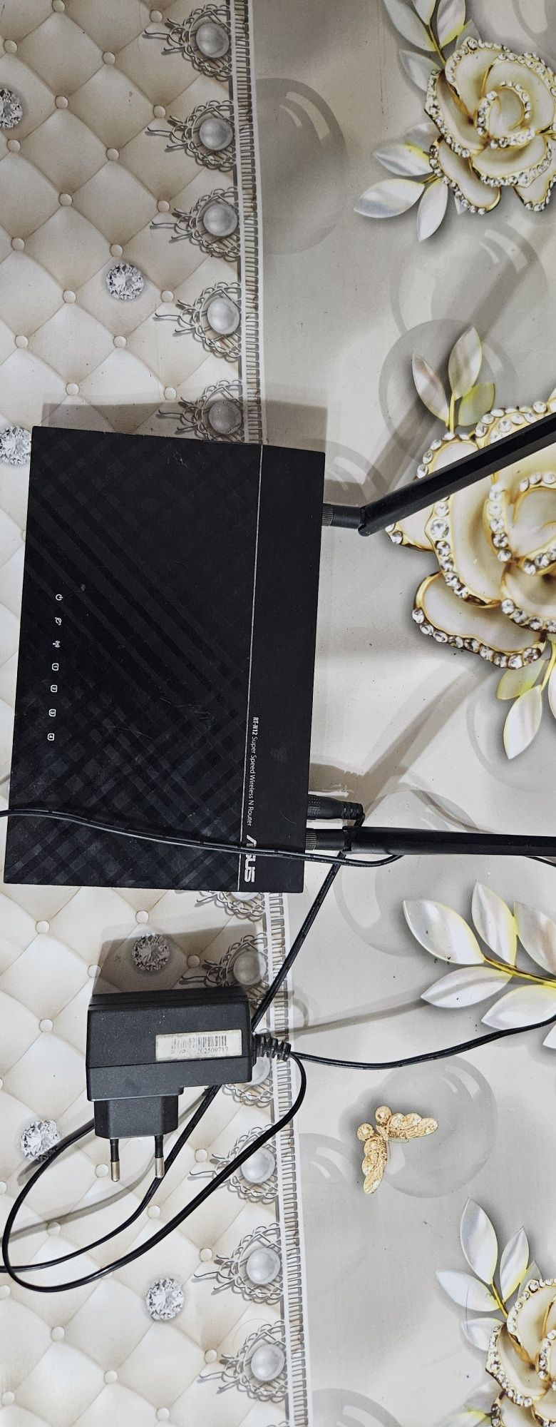 Продаю роутер Asus