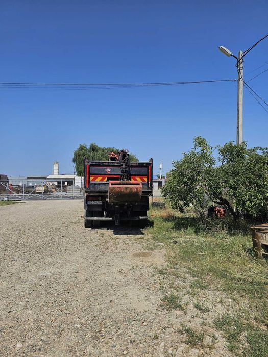 Basculanta 6x4 Iveco cu macara Hiab 085