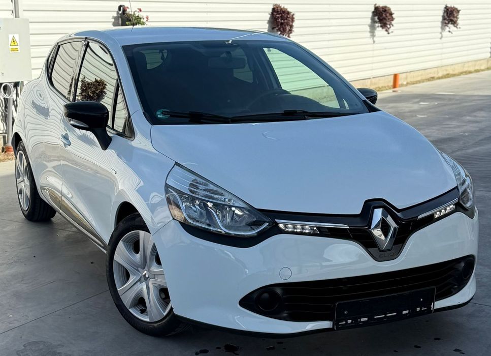 Renault clio limited edition 0.9 tce 90hp/navi/pilot/bass reflex/euro6