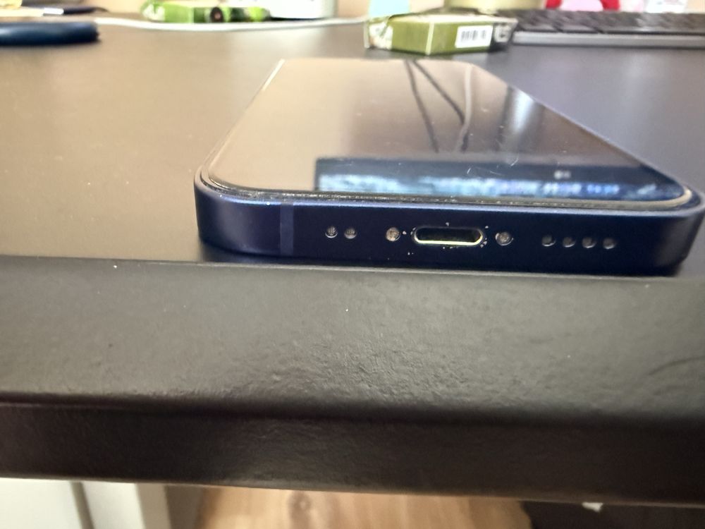 iPhone 12 mini 128GB Blue – работещ, със следи от употреба